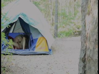 Camping для дорослих відео ii - повернення для в tent